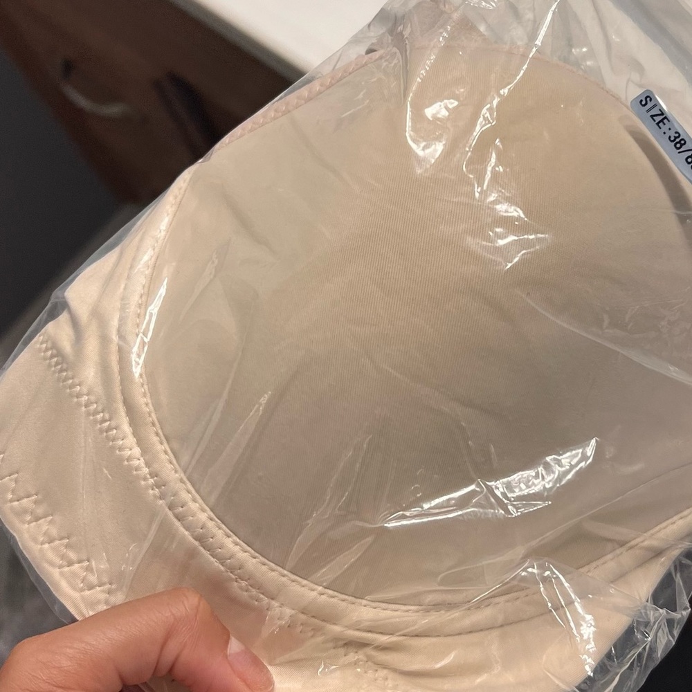 Alice T-shirt/Sport wear bra NEVER WORN